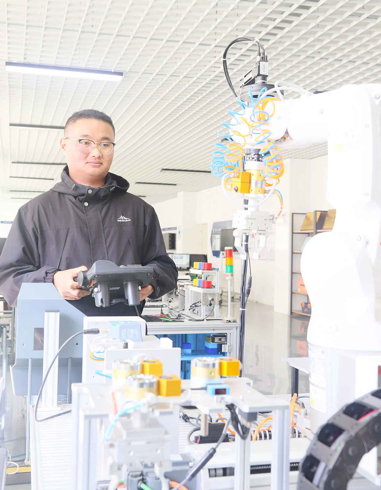 青春榜young | 李铸辉：在戈壁，点亮万家灯火