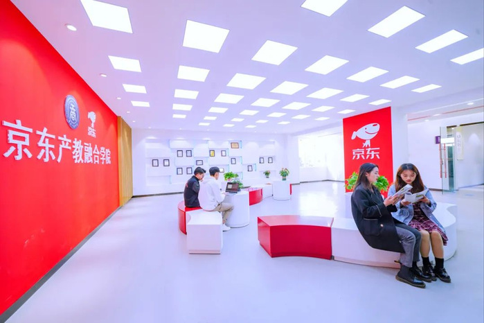 喜报丨我校获批云南省首个云计算工程技术人员培训单位